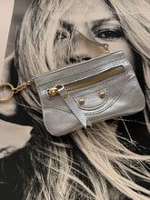Zip leather wallet
