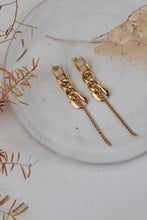 Chain shaped earring