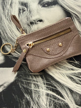 Zip leather wallet