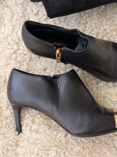 Yves saint Laurent leather boots