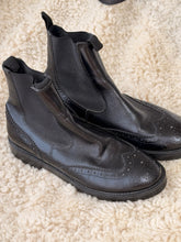 Leather black boots