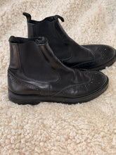 Leather black boots