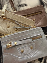 Zip leather wallet