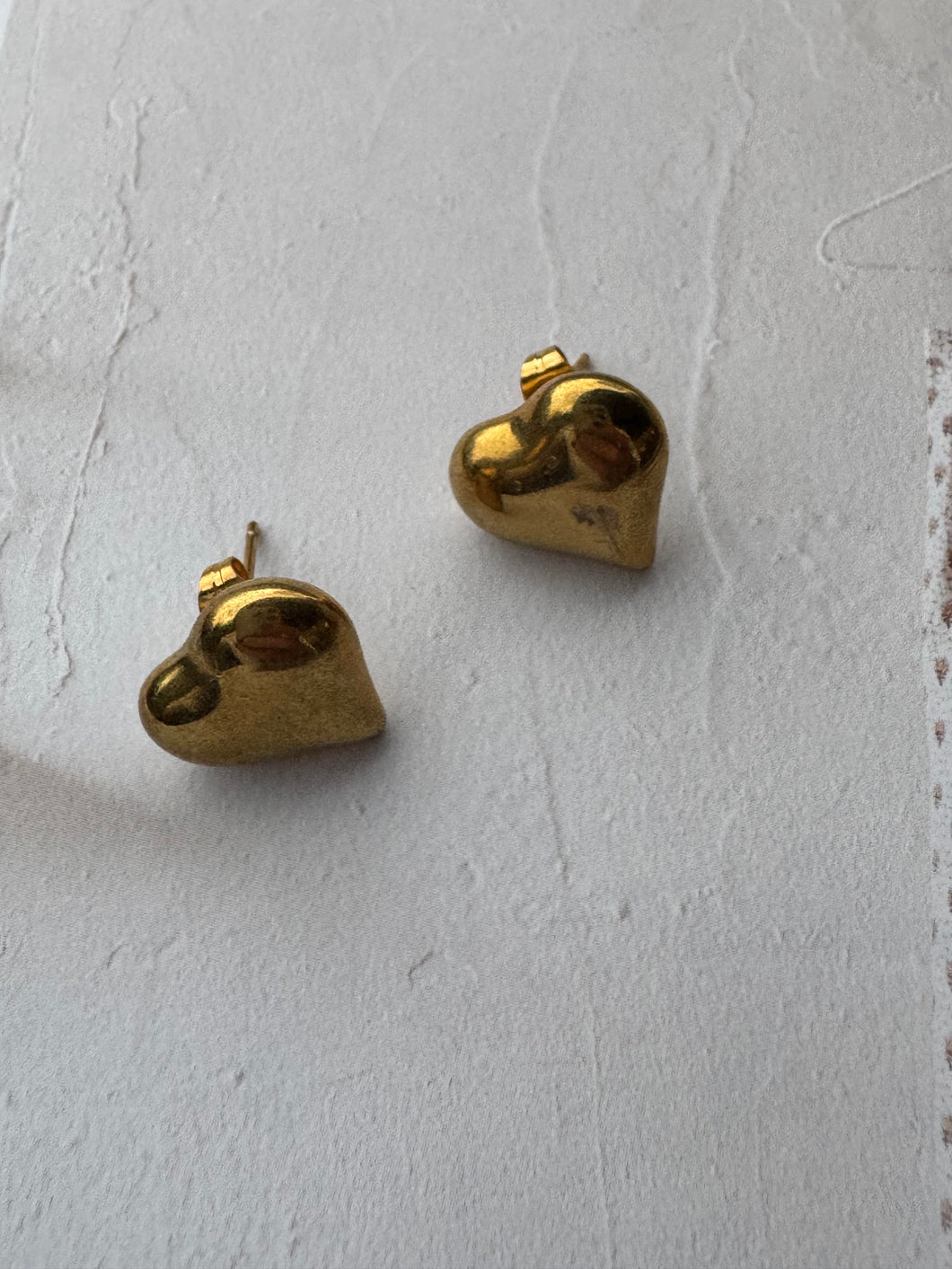 heart stud earring