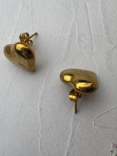 heart stud earring