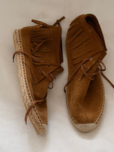 Saint Laurent suede Tan boots w/fringes
