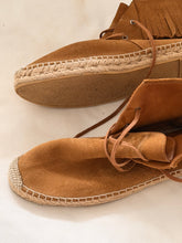Saint Laurent suede Tan boots w/fringes