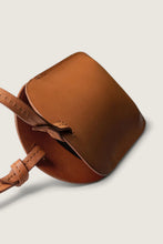 Soeur - Vesuvio natural phone holder