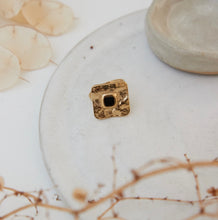 Large square ring white or black