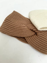 Knitted ribbed headband