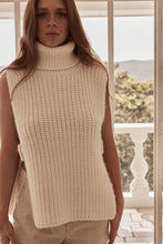 Lauren Vidal - knitted vest off white