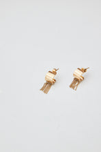 Dangly chain layer earrings
