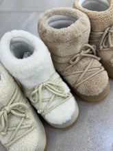 Winter boots fur