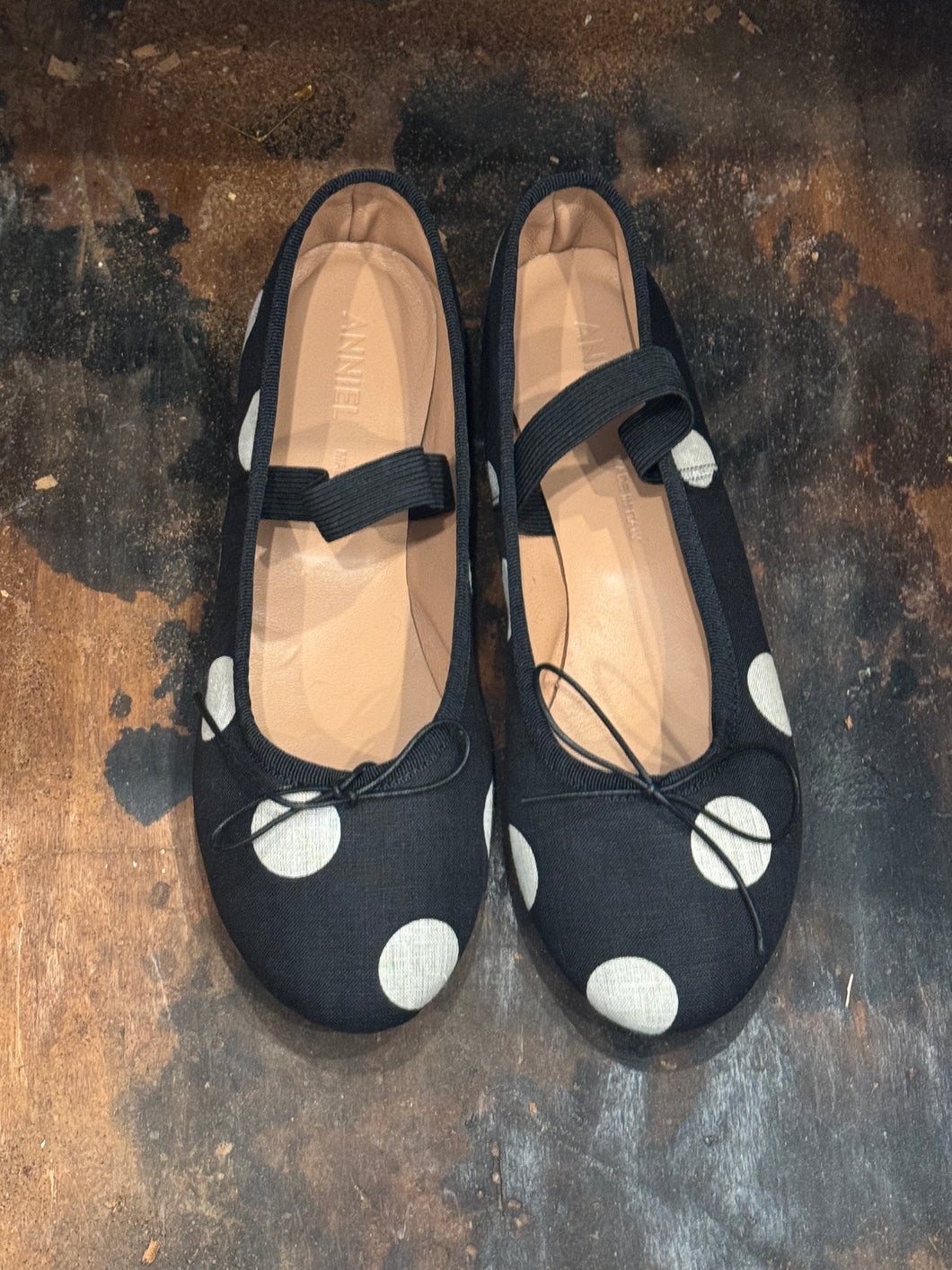anniel - black ballerina polka dots