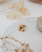 Large square ring white or black