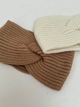 Knitted ribbed headband
