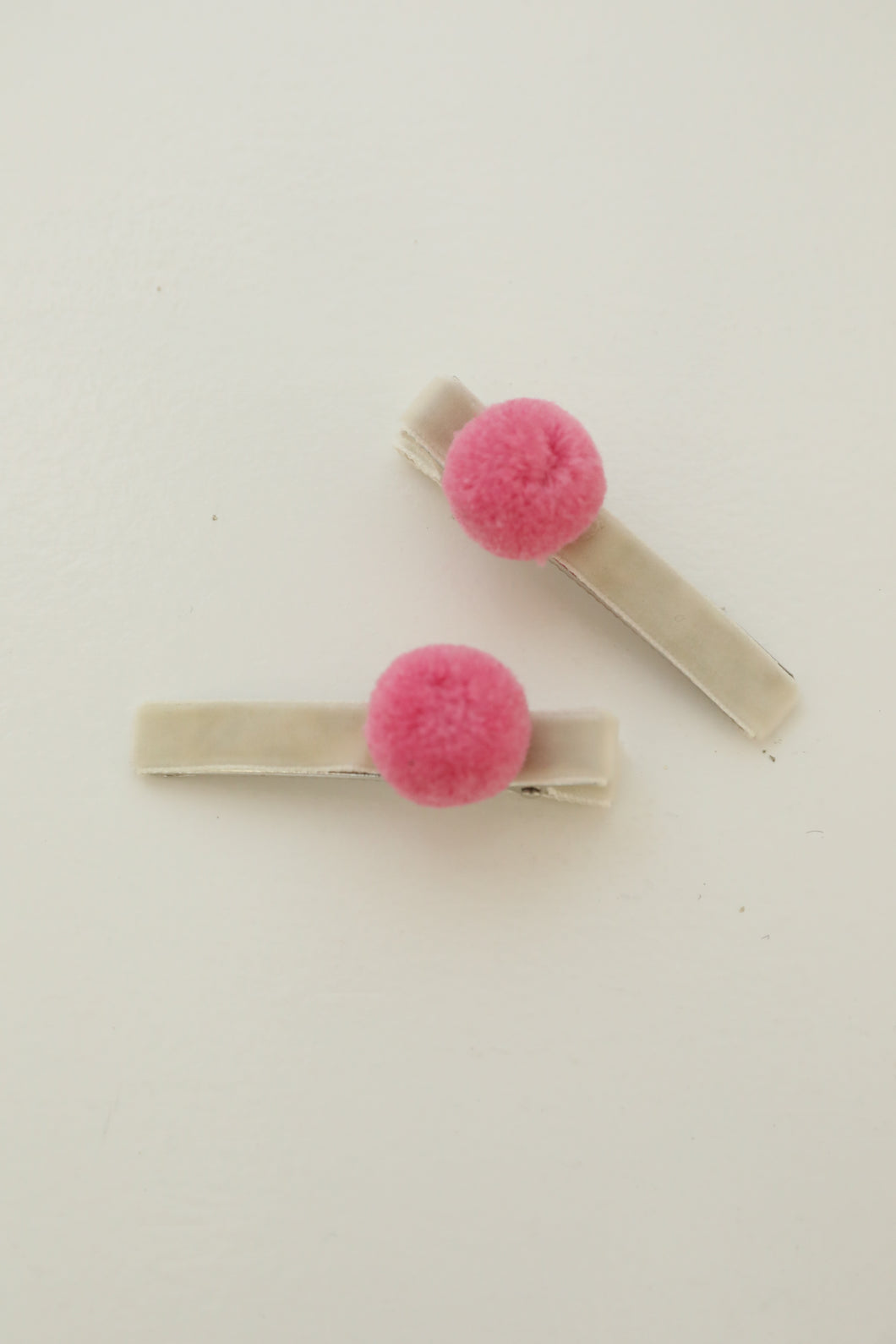 Velvet pompom hair clip