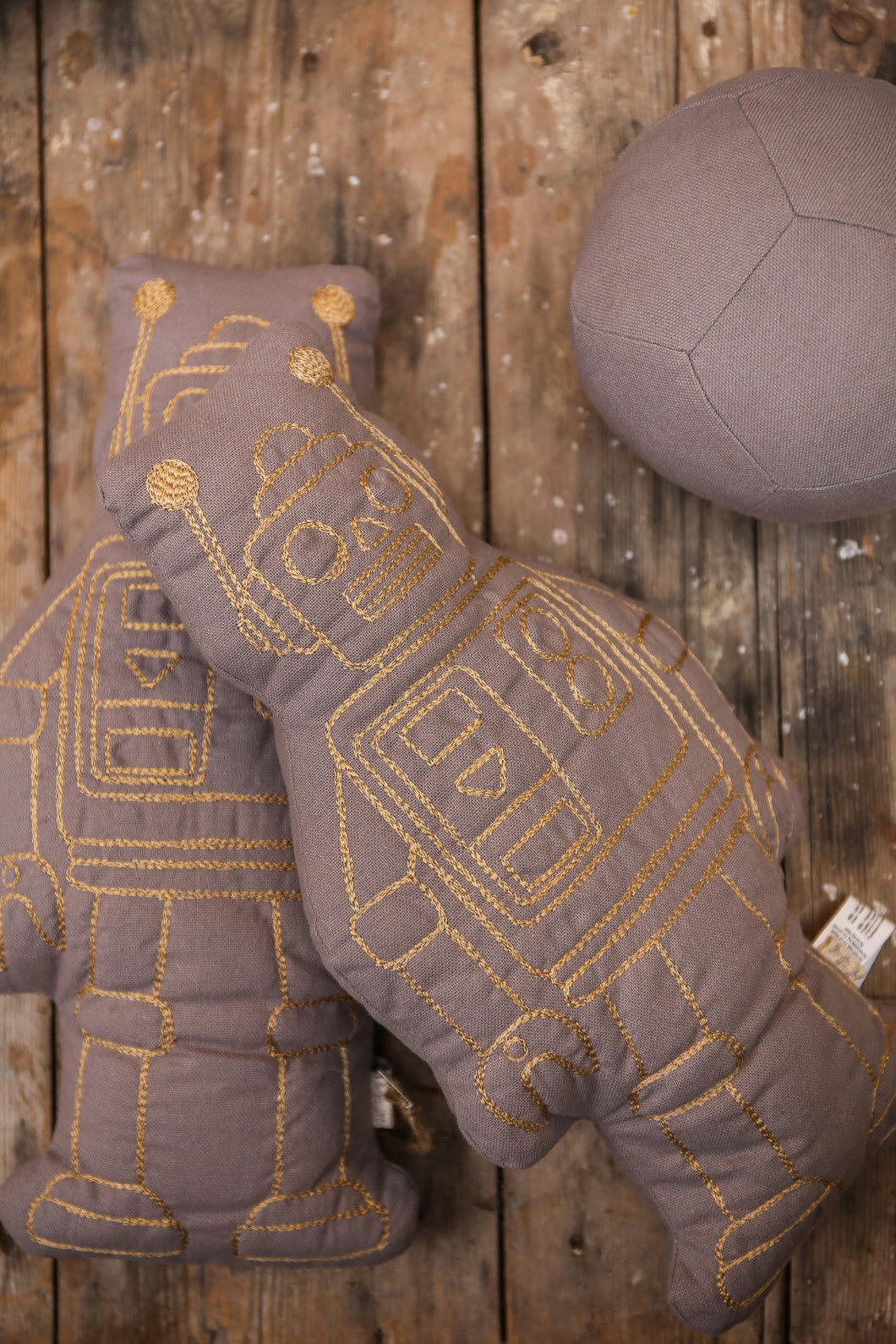 numero74 - robot cushion
