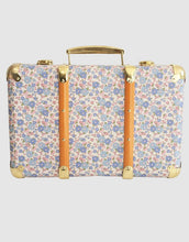 Vintage style carry suitcase