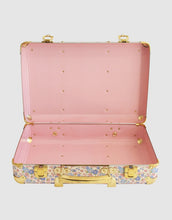 Vintage style carry suitcase