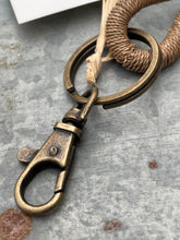 Made in Mada - Pompom key chain