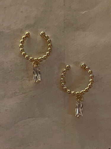 Cartilage bead earring with stone