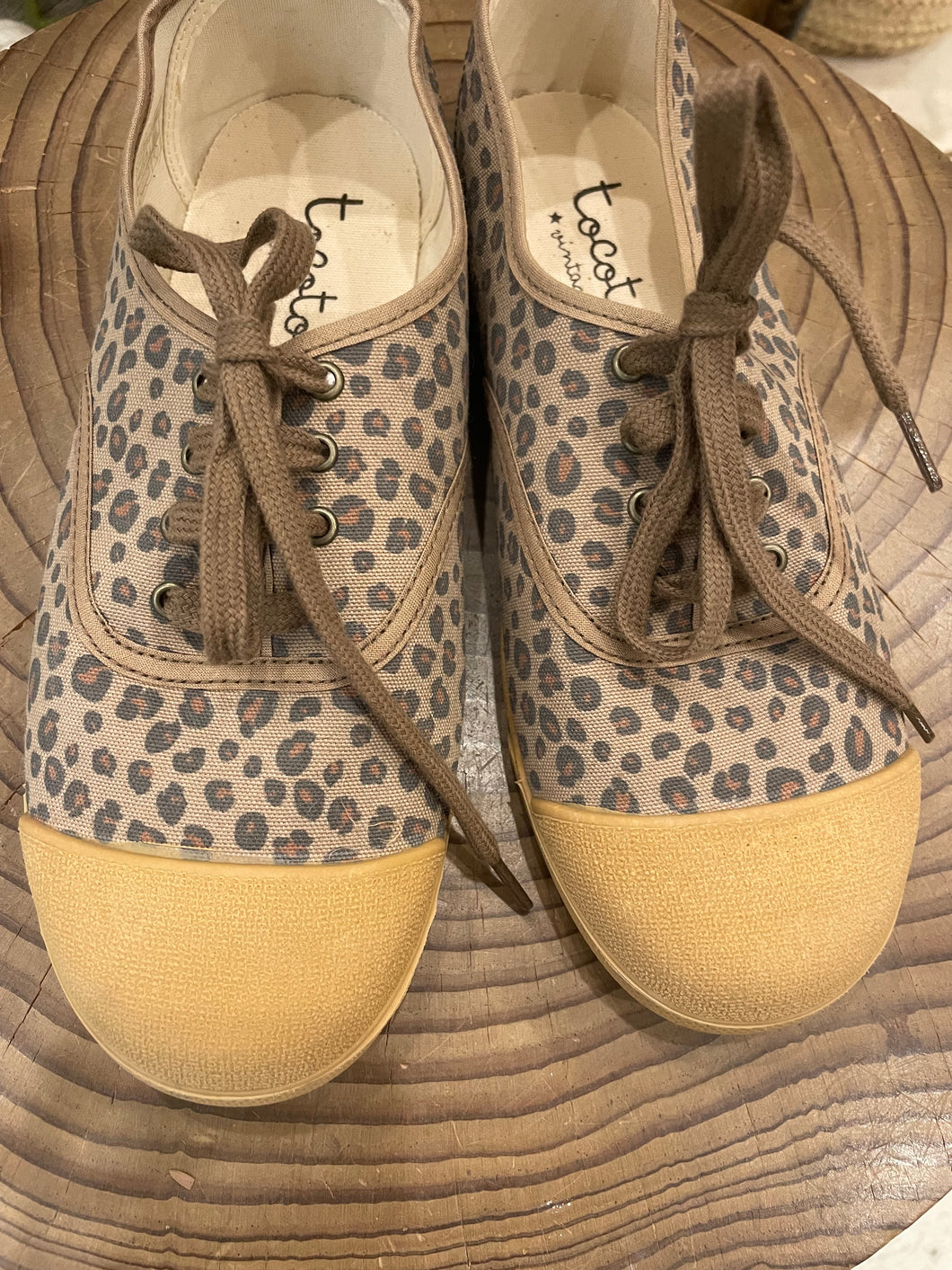 Tocoto lace up sneakers