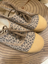 Tocoto lace up sneakers