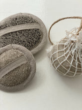 Linen face sponge