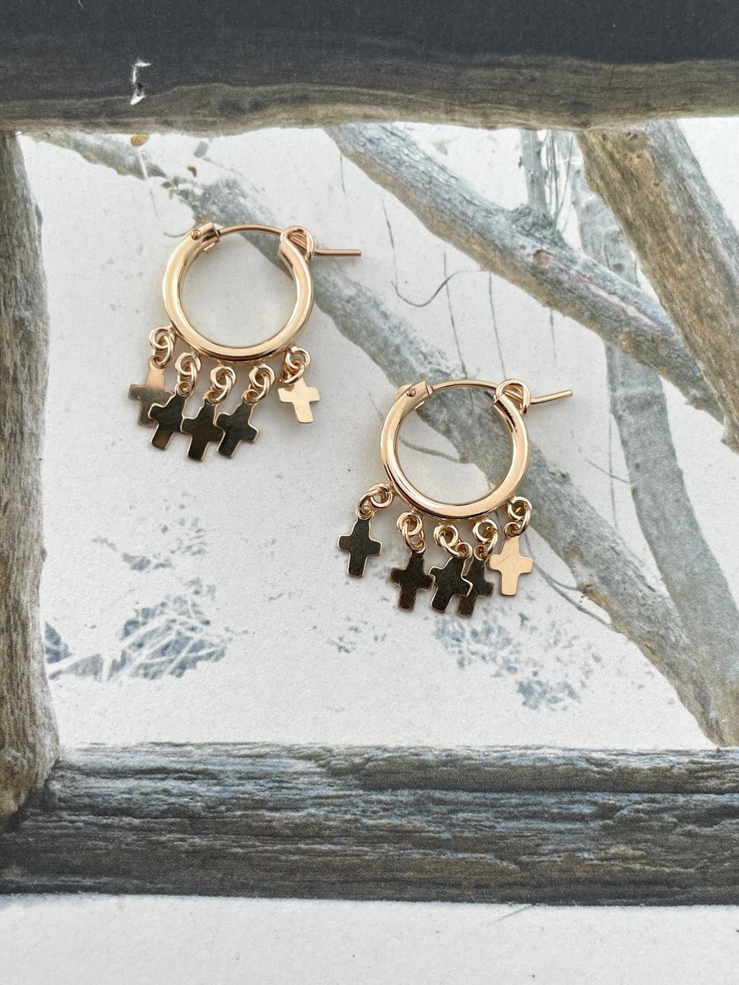 Elvis et moi ZEUS cross earring