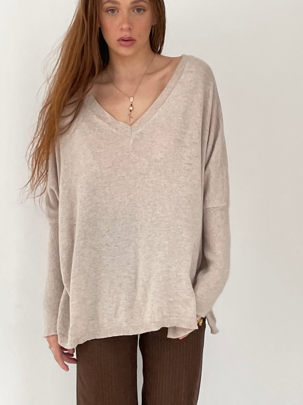 V-neck beige jumper