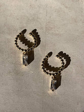Cartilage bead earring with stone