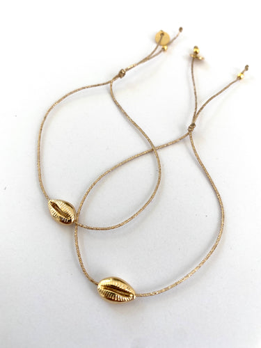 shell bracelet on lurex string