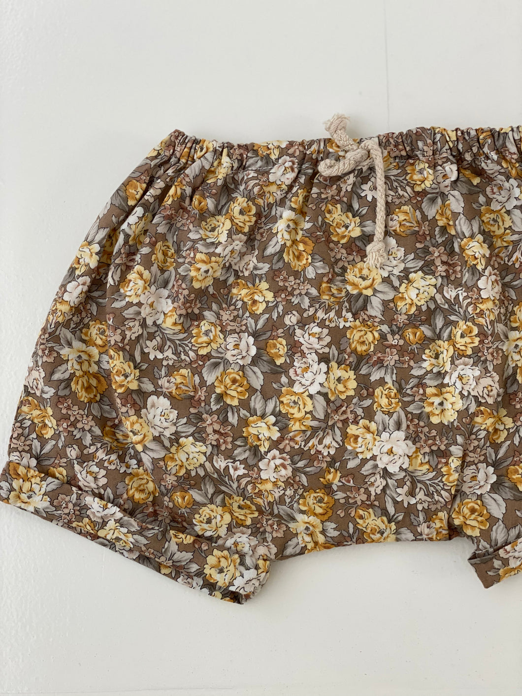 Mocha floral baby short