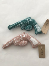numero 74 - soft toy gun