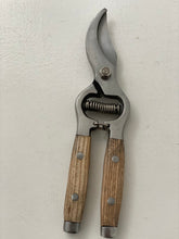 Secateurs