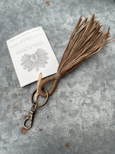 Made in Mada - Pompom key chain