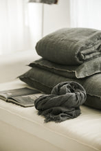 Bed and philosophy - Grey linen bedding