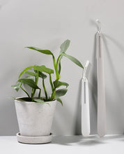 Shoehorn - White