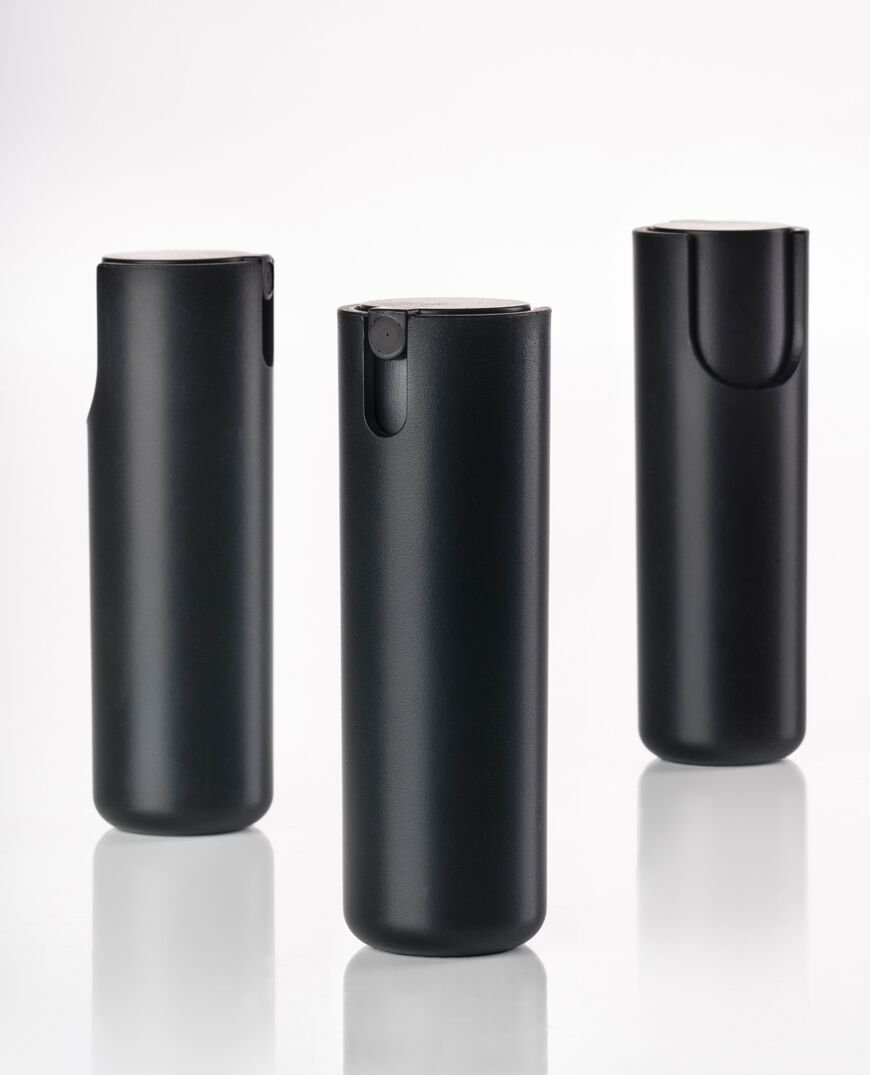 Single black hand spray